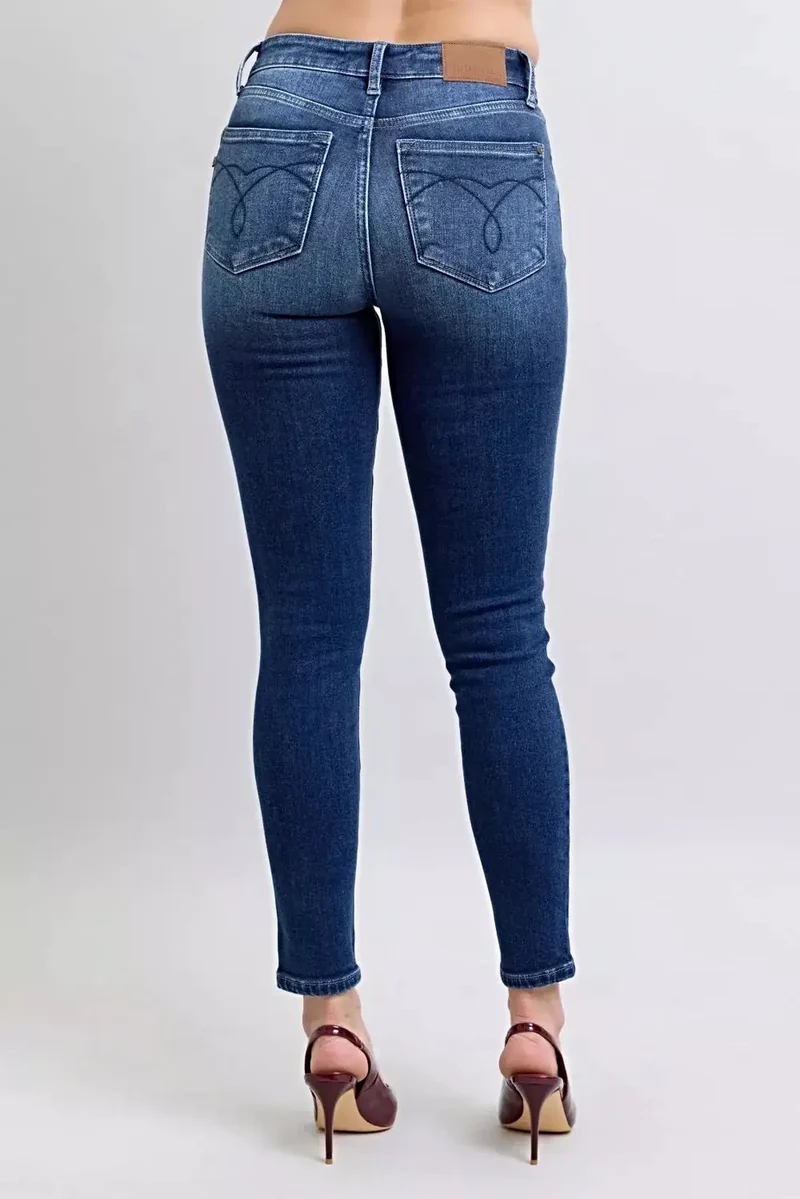 Judy Blue Skinny Jeans voor grote maten - Comfortabele gewassen thermische stof, flatterende pasvorm, trendy stijl
