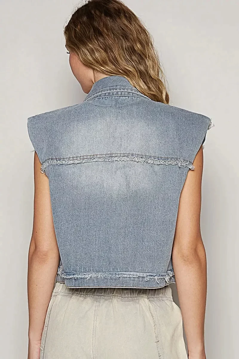 Asymmetrisch denimvest met rafelige zoom en verwassen details van Trendsi