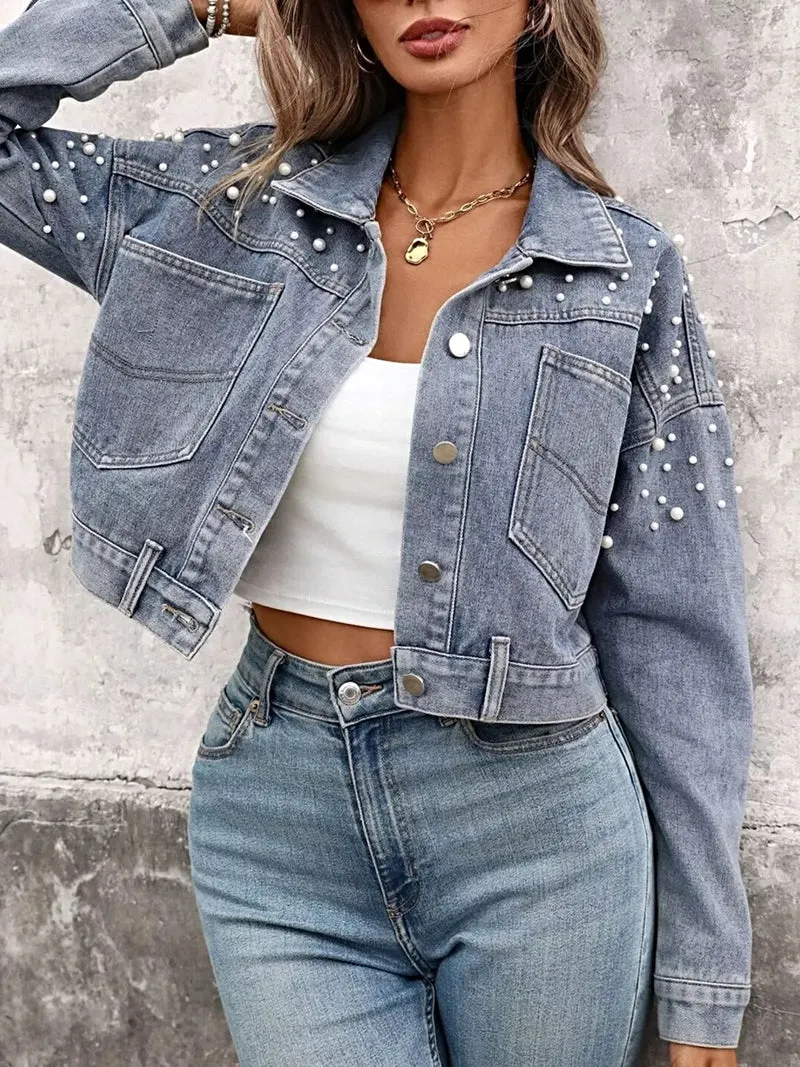 Jasje met parelversiering - Korte denim jas met studs, stijlvol en chic