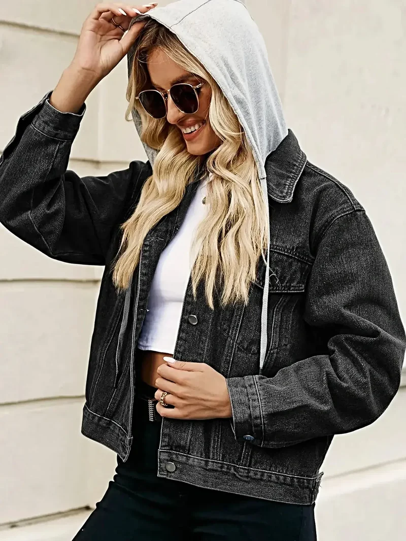 Luxe denimjas met capuchon, trekkoord en knoopsluiting – perfect voor elke gelegenheid.