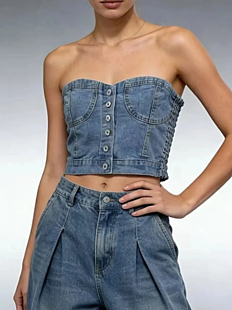 Geplooide denim tube top met knoopsluiting aan de voorkant - stijlvolle zomeressential van katoenmix