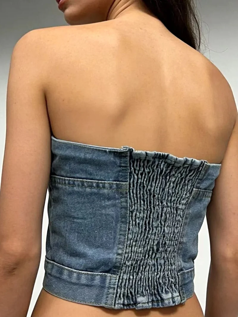 Geplooide denim tube top met knoopsluiting aan de voorkant - stijlvolle zomeressential van katoenmix
