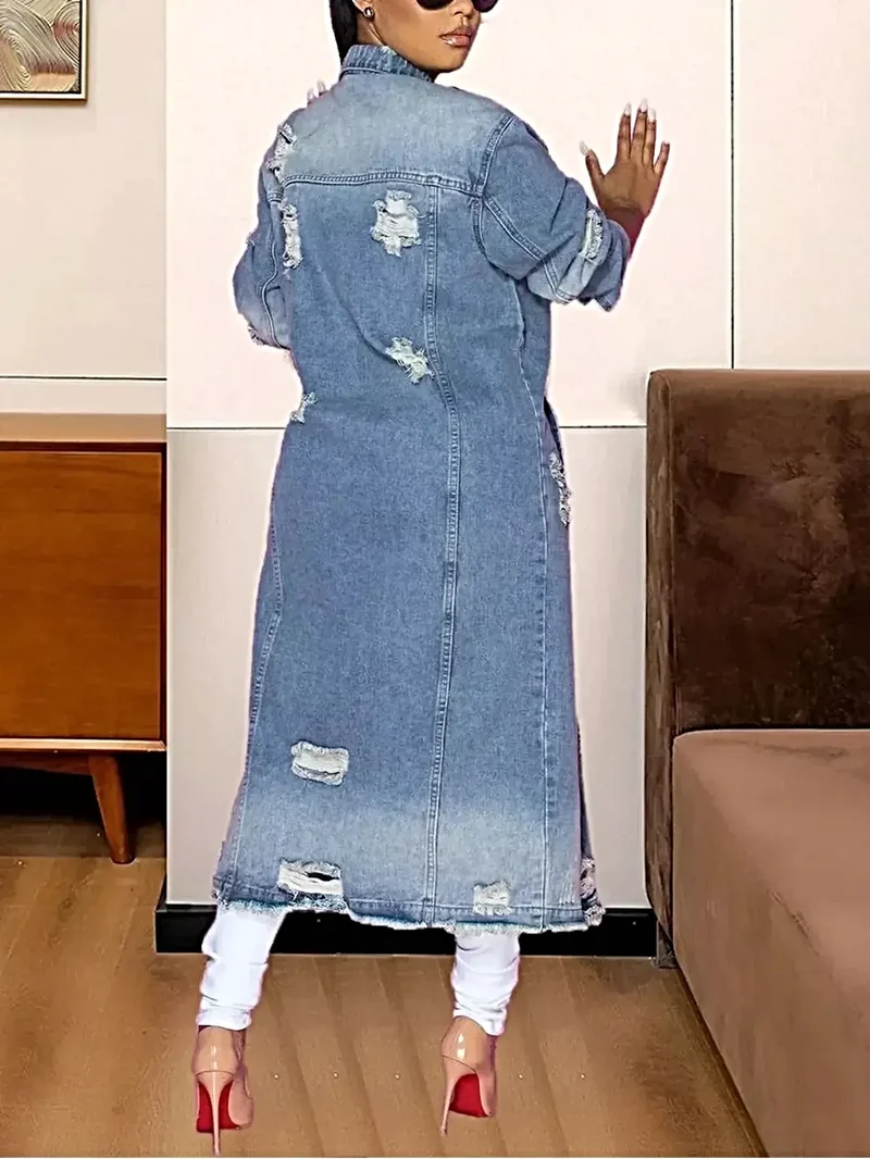Chique spijkerjas met lange mouwen, een verwassen look en een kraag.