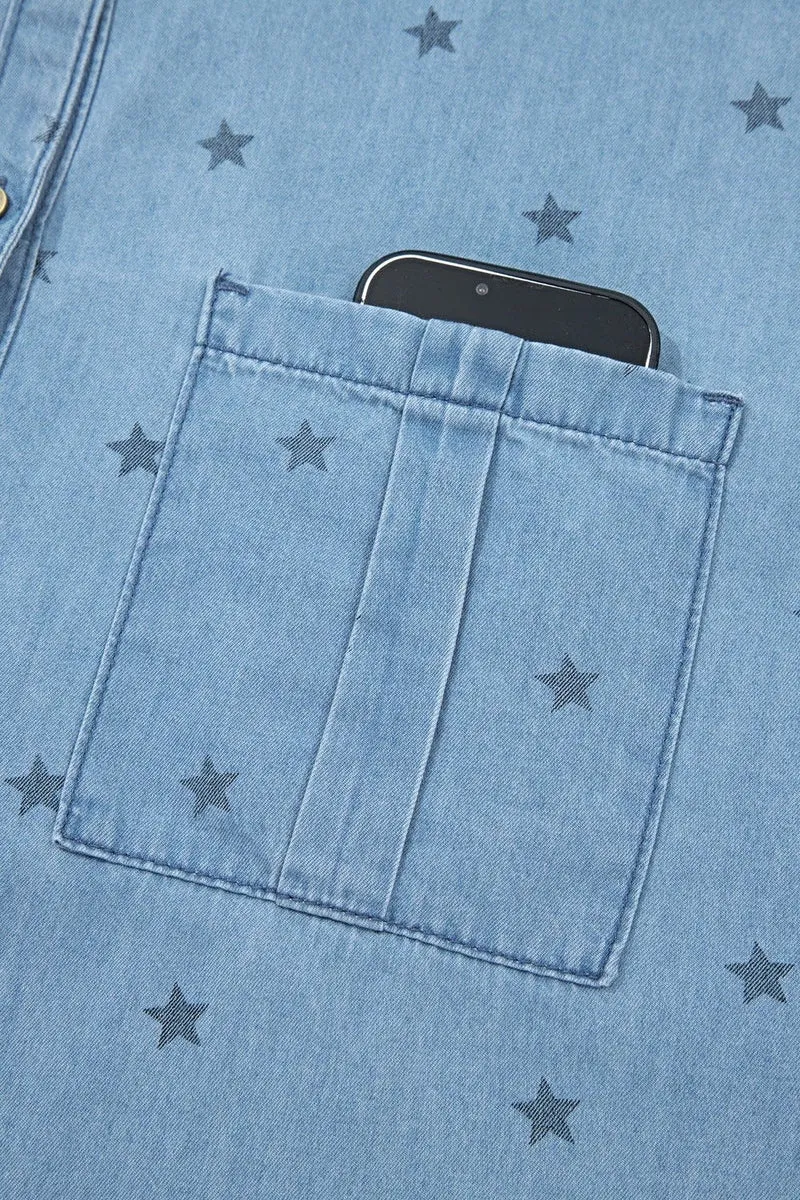 Premium denim overhemd met korte mouwen en dubbele borstzak voor een moeiteloze stijl.