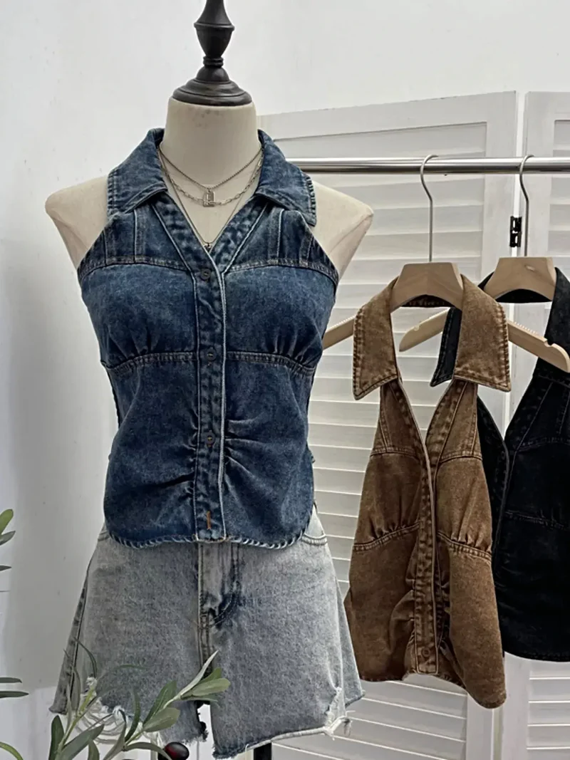Elegante denim haltertop met smockwerk en knoopdetails - perfecte pasvorm voor alle maten