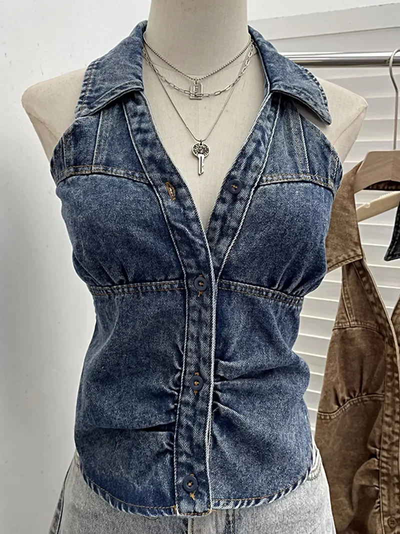 Elegante denim haltertop met smockwerk en knoopdetails - perfecte pasvorm voor alle maten