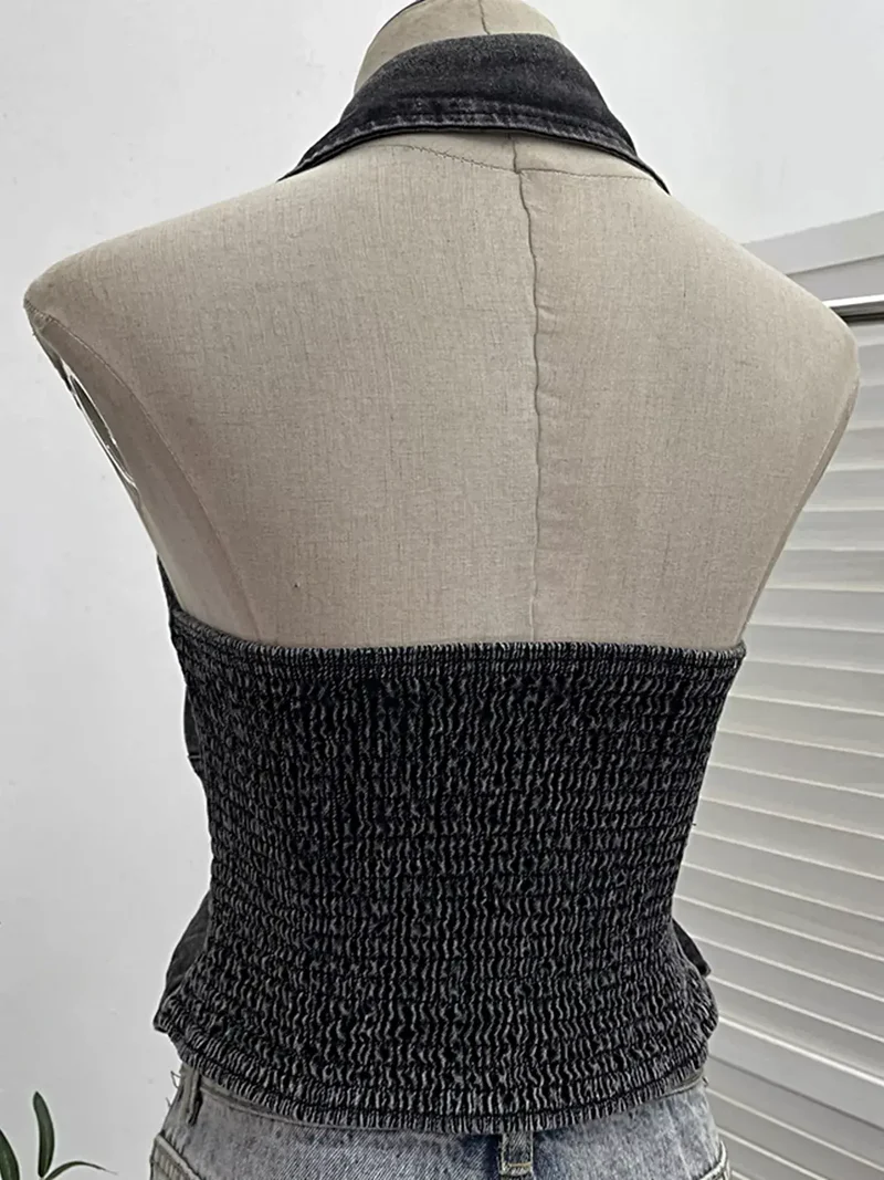 Elegante denim haltertop met smockwerk en knoopdetails - perfecte pasvorm voor alle maten
