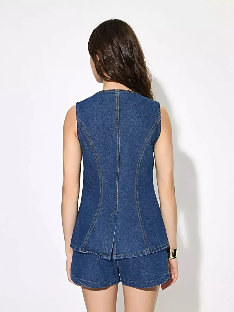 Stijlvol denim overhemd met knoopsluiting - mouwloos model, 85% katoen, perfect voor zomerse uitjes.
