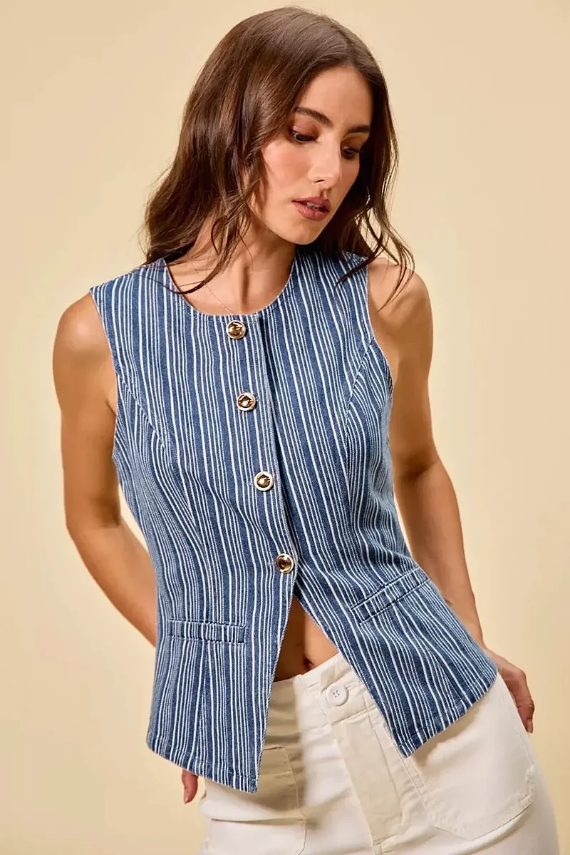 Stijlvol gestreept denim vestje - Slim fit model met knoopsluiting aan de voorkant, ideaal om te combineren met andere kledingstukken.