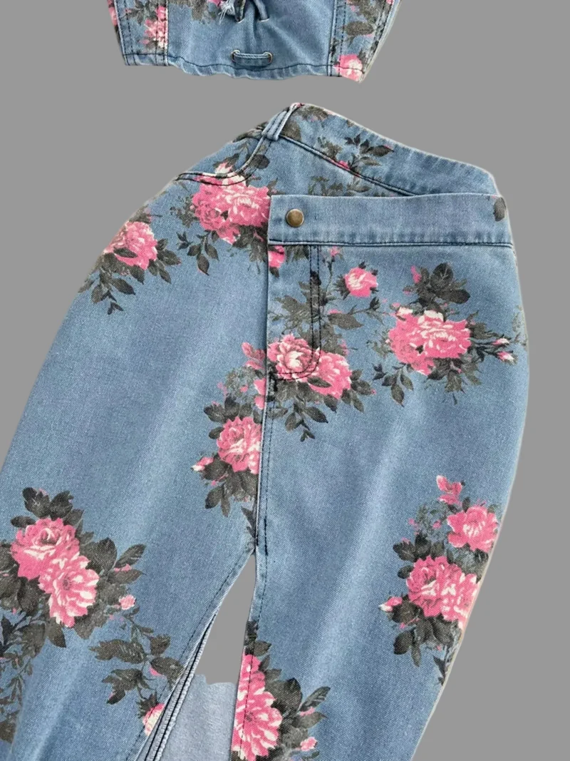 Topje en rok met bloemenprint en sweetheart-halslijn, bestaande uit een set van denim en een topje.