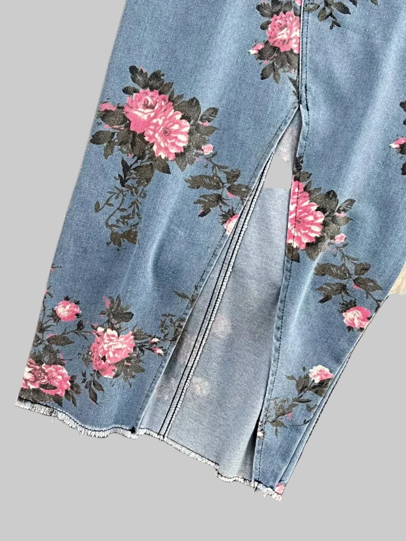 Topje en rok met bloemenprint en sweetheart-halslijn, bestaande uit een set van denim en een topje.