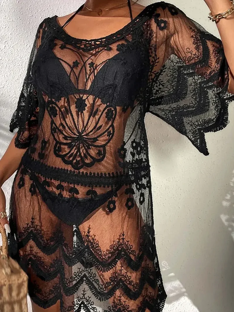 Luxe doorschijnende top met korte mouwen en ronde hals van kant – elegante cover-up
