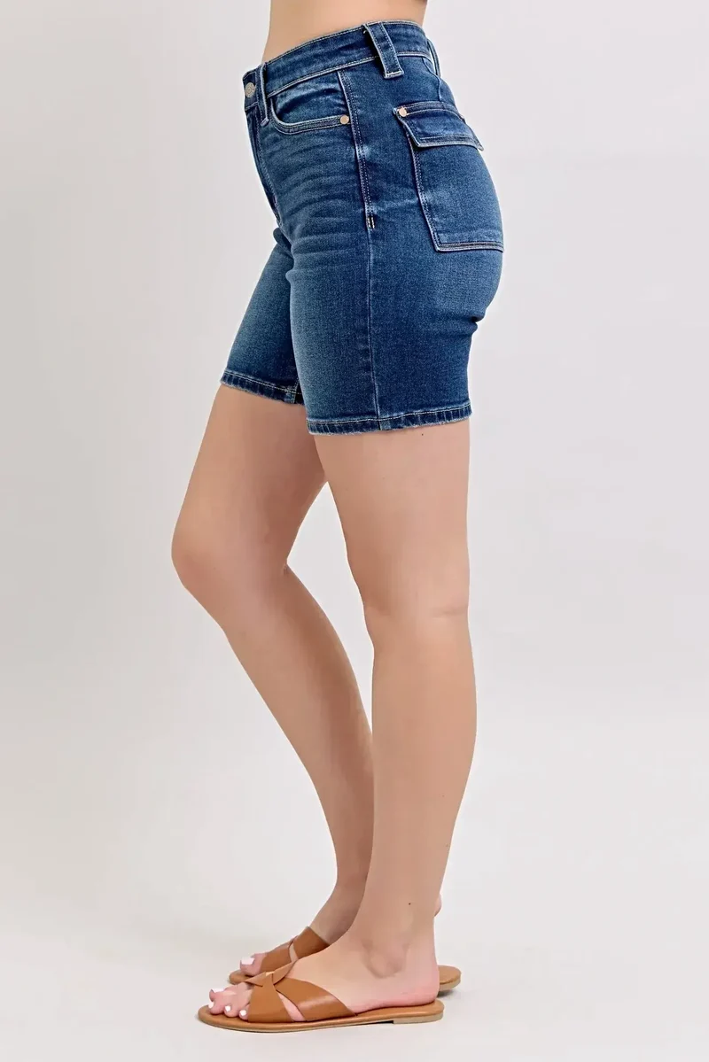 Judy Blue Bermudashorts met hoge taille voor dames – Plus size met achterzakken met klep, stretchdenim