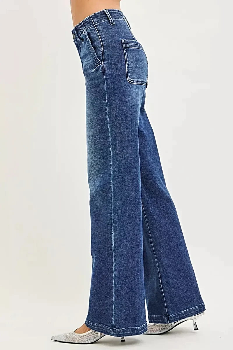Chique jeans met hoge taille en schuine zakken - 92% katoen, wijde pijpen voor een stijlvolle look.