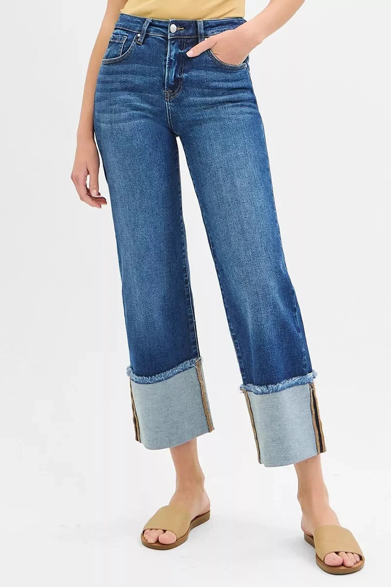 Trendy cropped jeans met middelhoge taille en wijde pijpen in grote maten, met omgeslagen zoom - Stijlvol comfort in denim