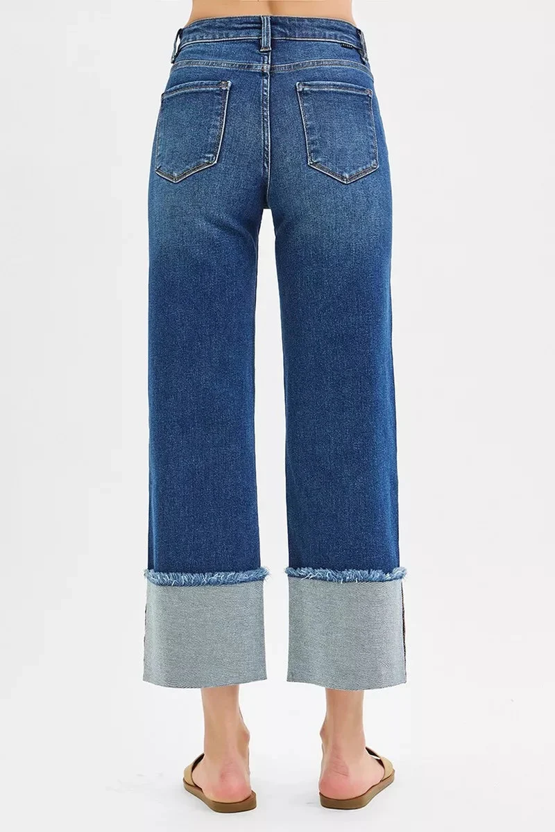 Trendy cropped jeans met middelhoge taille en wijde pijpen in grote maten, met omgeslagen zoom - Stijlvol comfort in denim