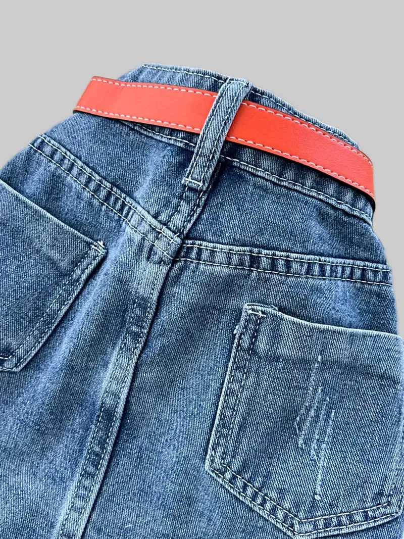 Gestreepte patchworkrok in grote maten met asymmetrisch design en onafgewerkte zoom voor een moeiteloze stijl.