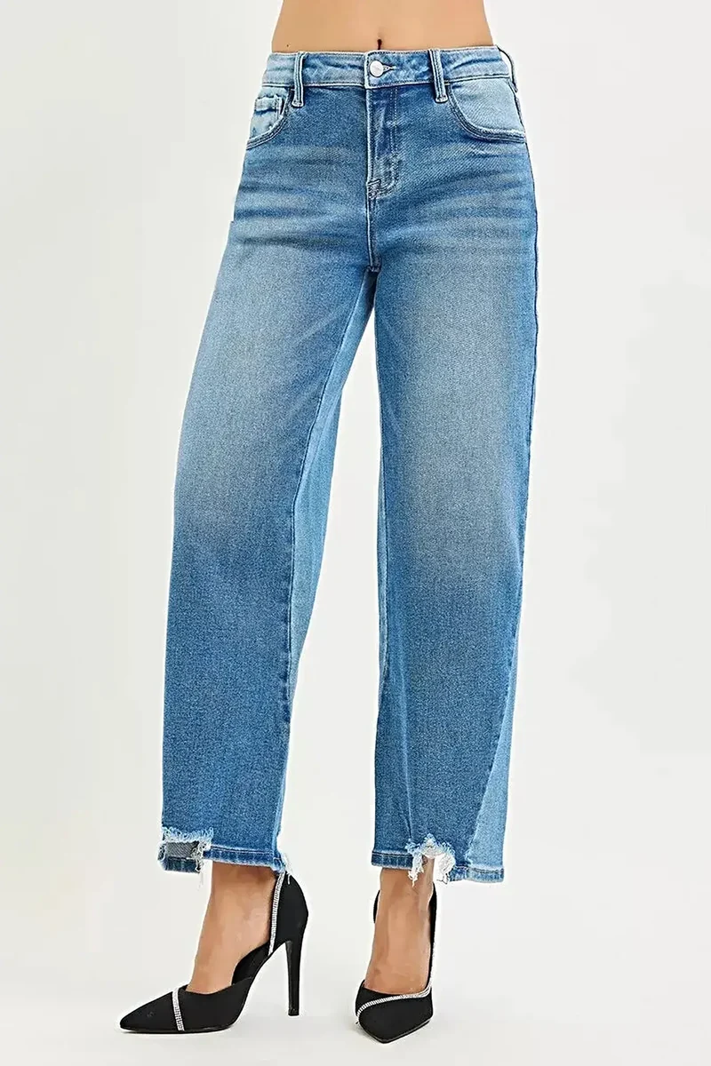 Trendy slouchy jeans in grote maten met contrasterende wassing en cropped lengte.