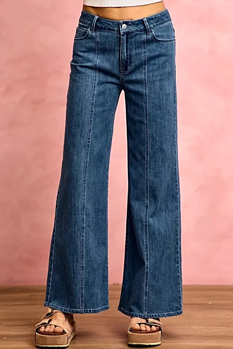 Elegante stretchdenim jeans met middelhoge taille en stijlvolle naaddetails voor comfort de hele dag door.