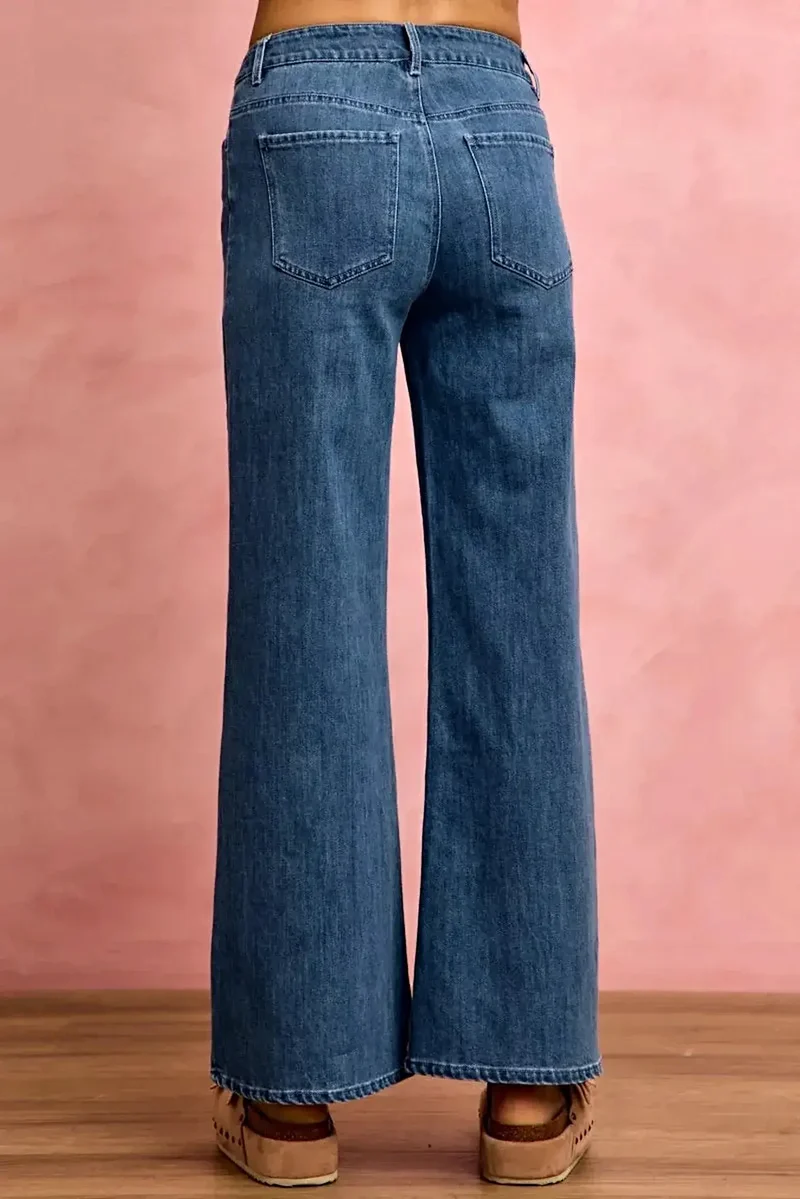 Elegante stretchdenim jeans met middelhoge taille en stijlvolle naaddetails voor comfort de hele dag door.
