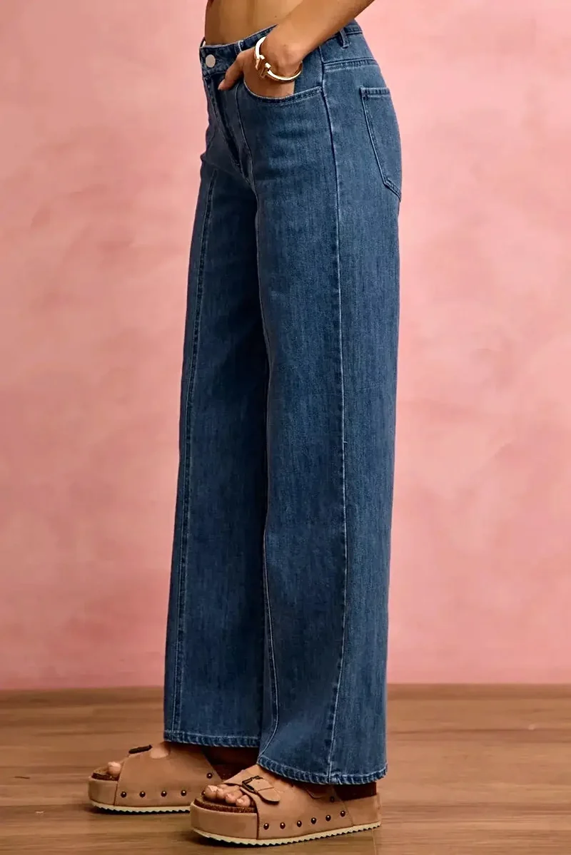 Elegante stretchdenim jeans met middelhoge taille en stijlvolle naaddetails voor comfort de hele dag door.