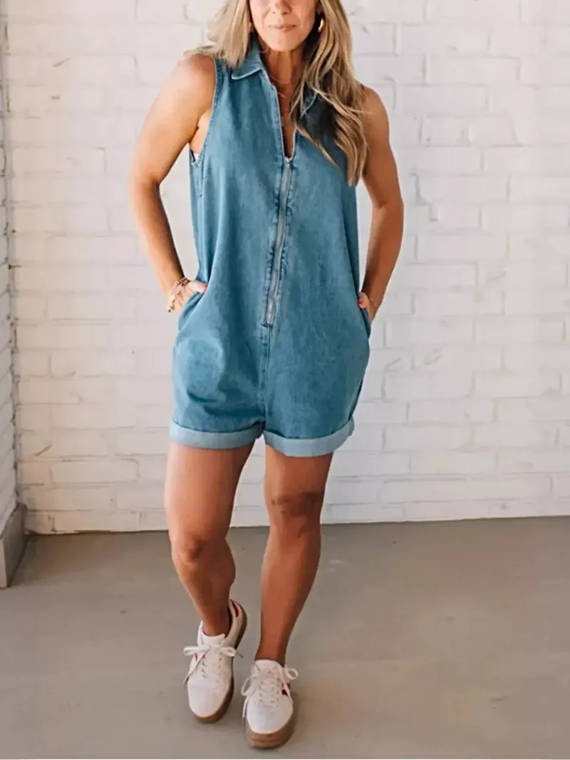 Luxe mouwloze denim jumpsuit met rits en zakken - perfect voor een moeiteloze stijl.