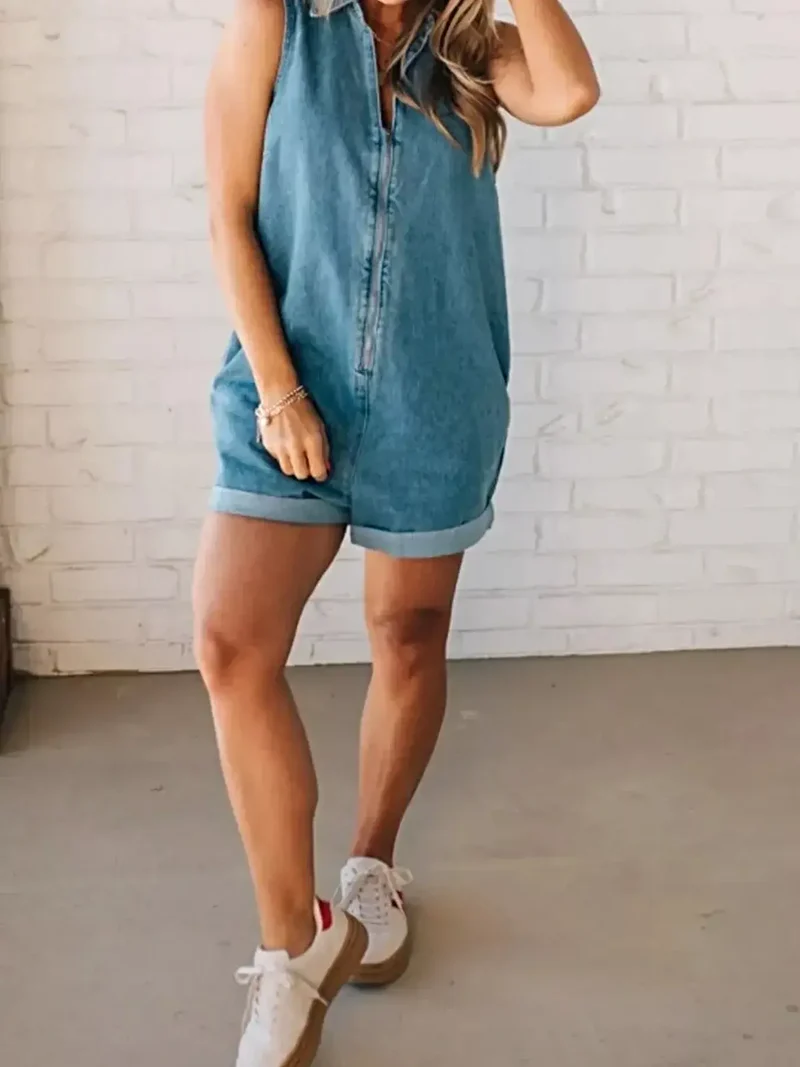 Luxe mouwloze denim jumpsuit met rits en zakken - perfect voor een moeiteloze stijl.