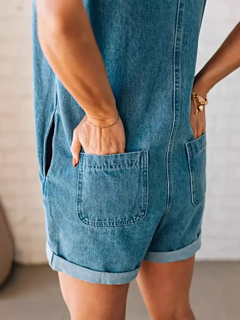 Luxe mouwloze denim jumpsuit met rits en zakken - perfect voor een moeiteloze stijl.