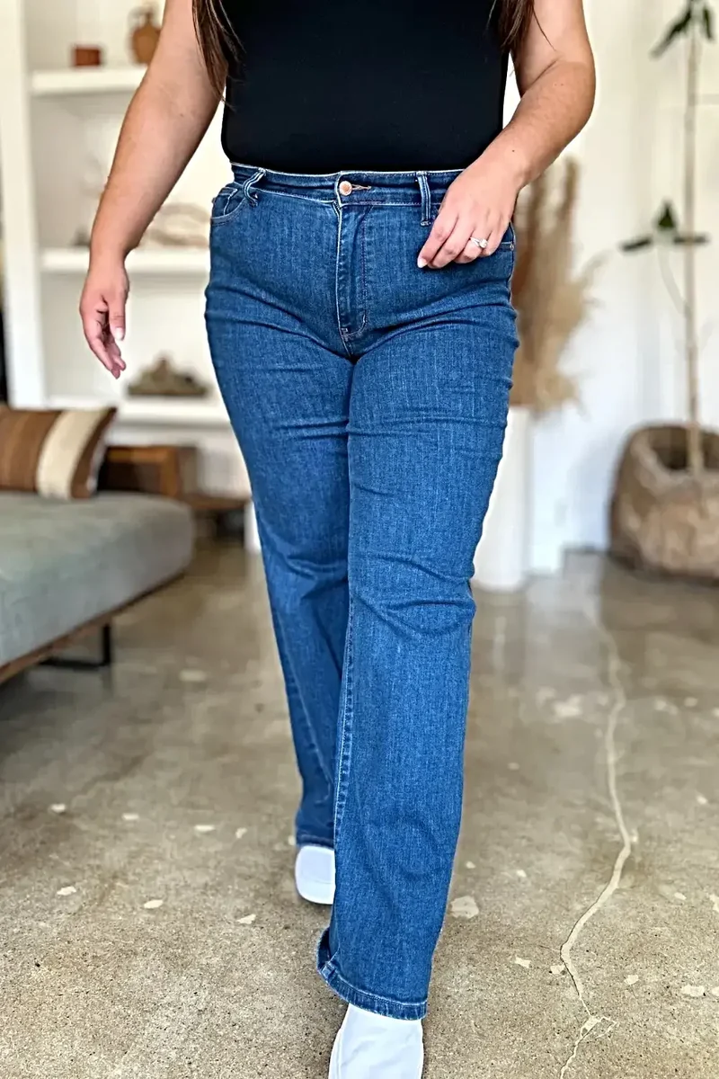 Judy Blue High Rise Straight Jeans voor moeiteloze stijl en comfort - Maten 0 tot 24W