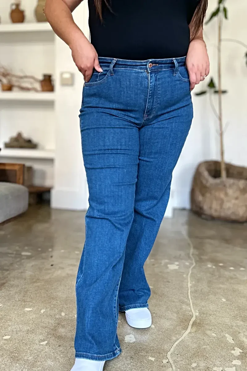 Judy Blue High Rise Straight Jeans voor moeiteloze stijl en comfort - Maten 0 tot 24W