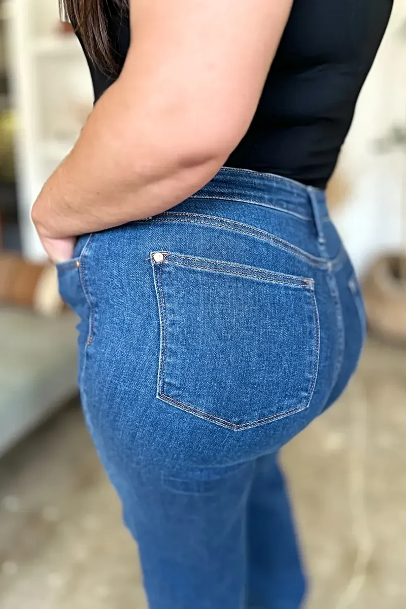 Judy Blue High Rise Straight Jeans voor moeiteloze stijl en comfort - Maten 0 tot 24W