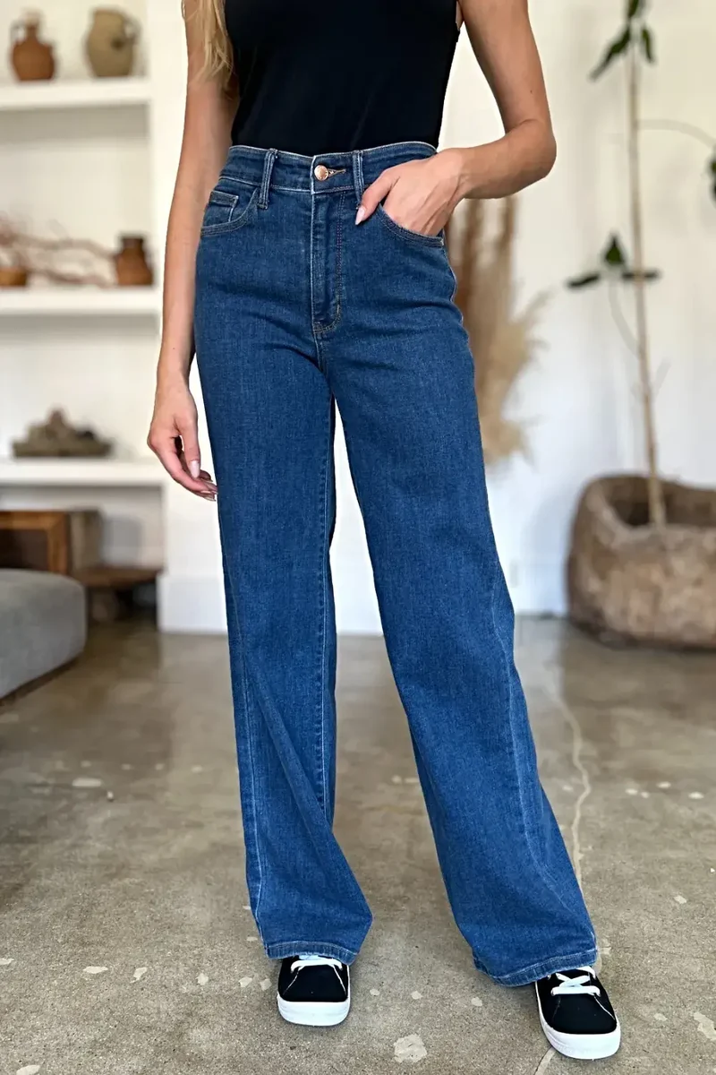 Judy Blue High Rise Straight Jeans voor moeiteloze stijl en comfort - Maten 0 tot 24W
