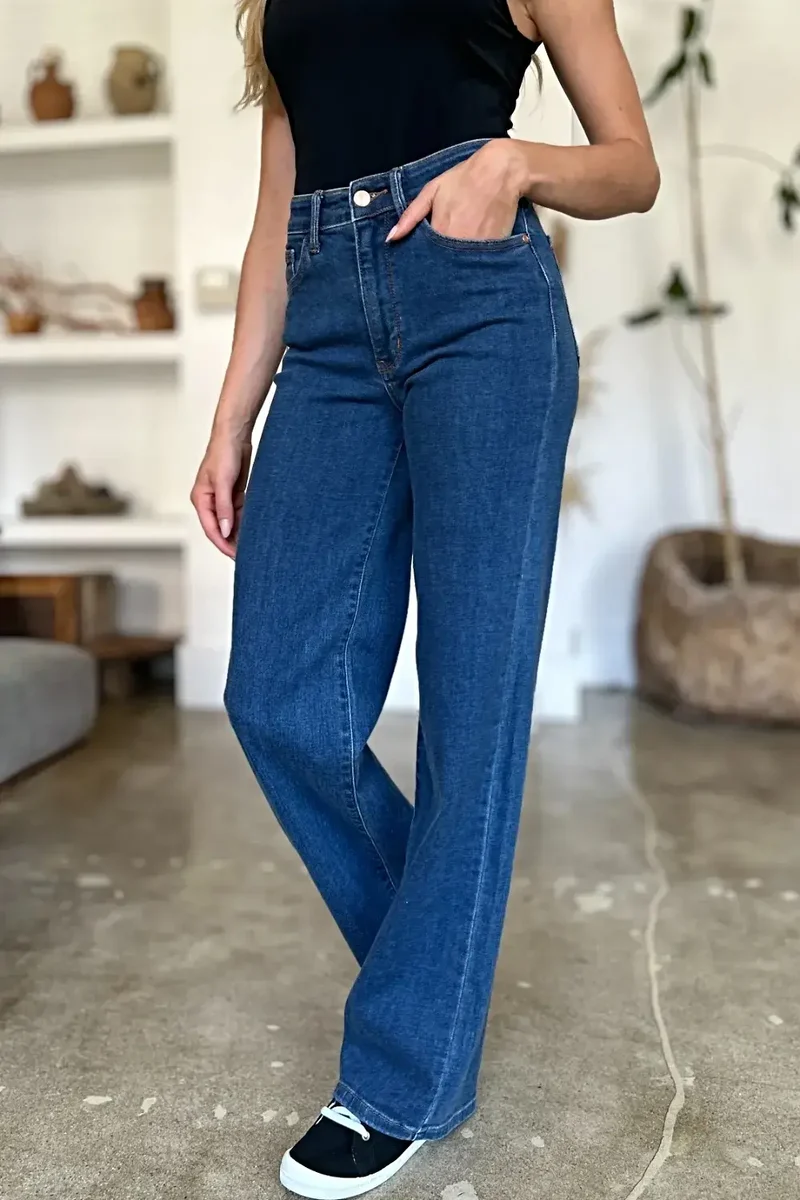 Judy Blue High Rise Straight Jeans voor moeiteloze stijl en comfort - Maten 0 tot 24W