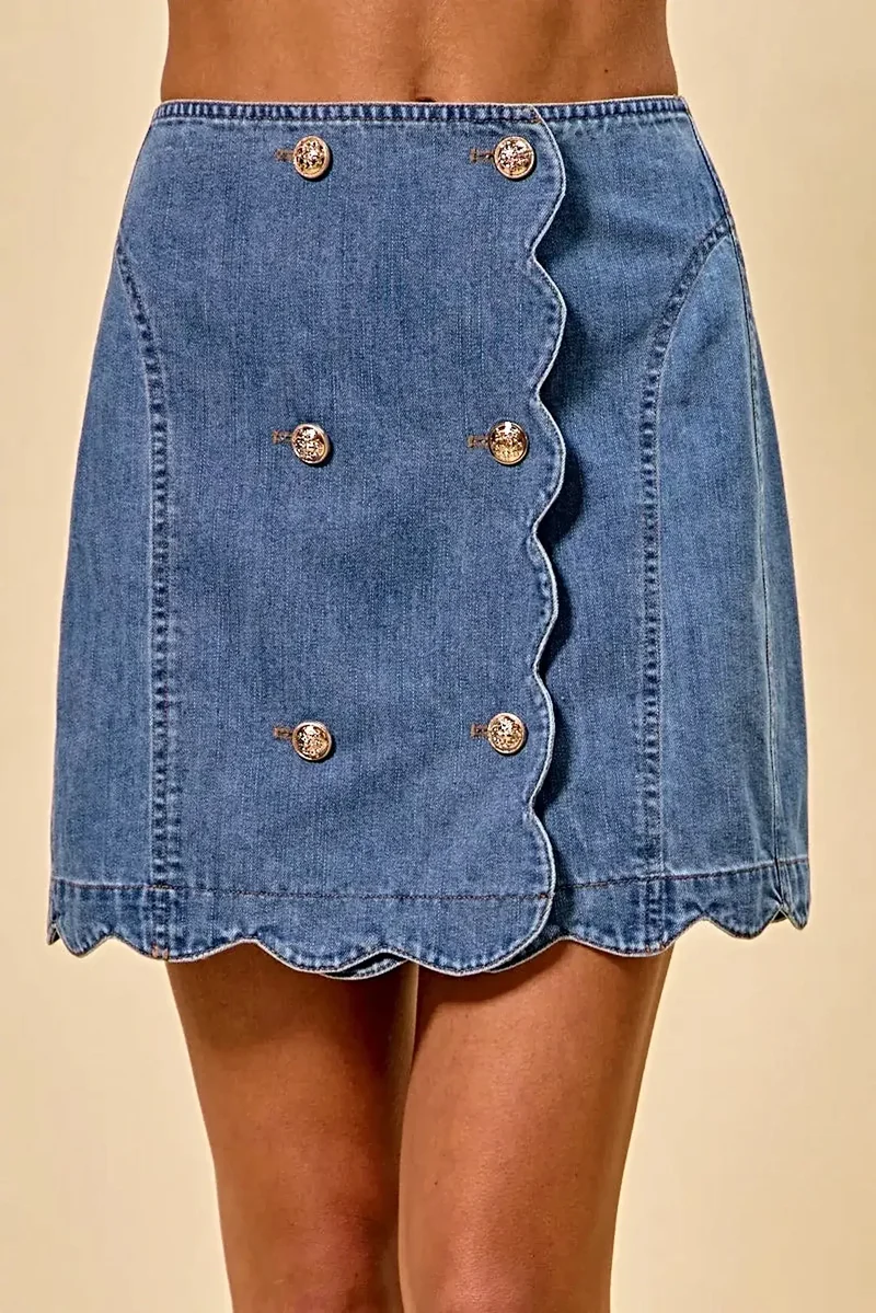 Chique denim rok met geschulpte zoom en knoopsluiting aan de voorkant - vrouwelijke stijl en comfortabele pasvorm