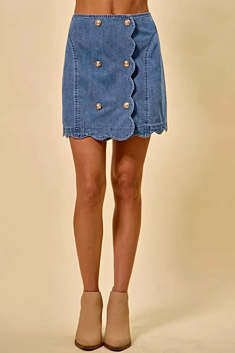 Chique denim rok met geschulpte zoom en knoopsluiting aan de voorkant - vrouwelijke stijl en comfortabele pasvorm