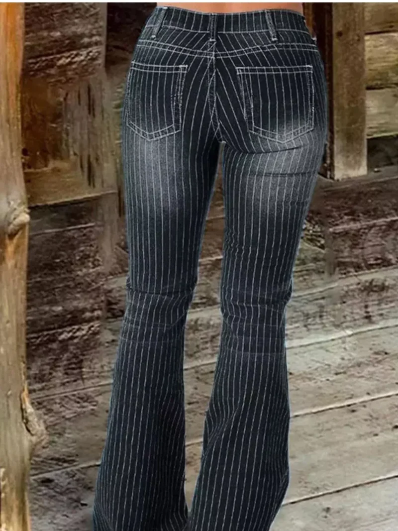 Gestreepte flared jeans met knoopsluiting