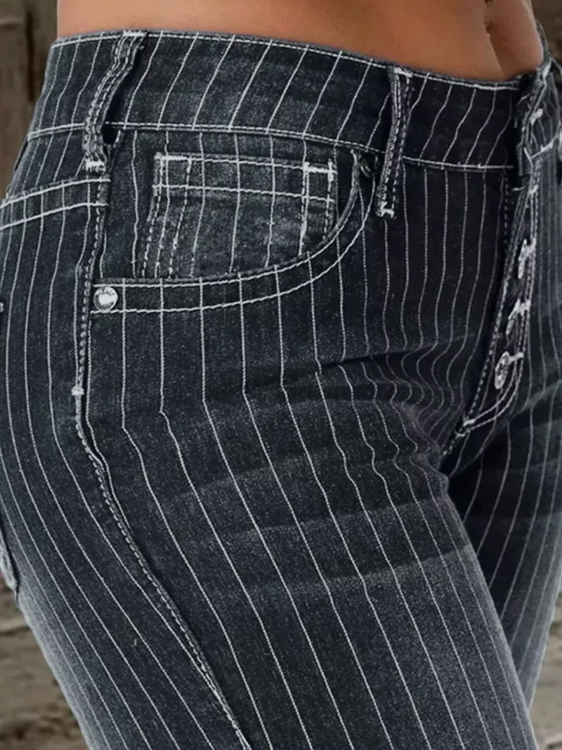 Gestreepte flared jeans met knoopsluiting