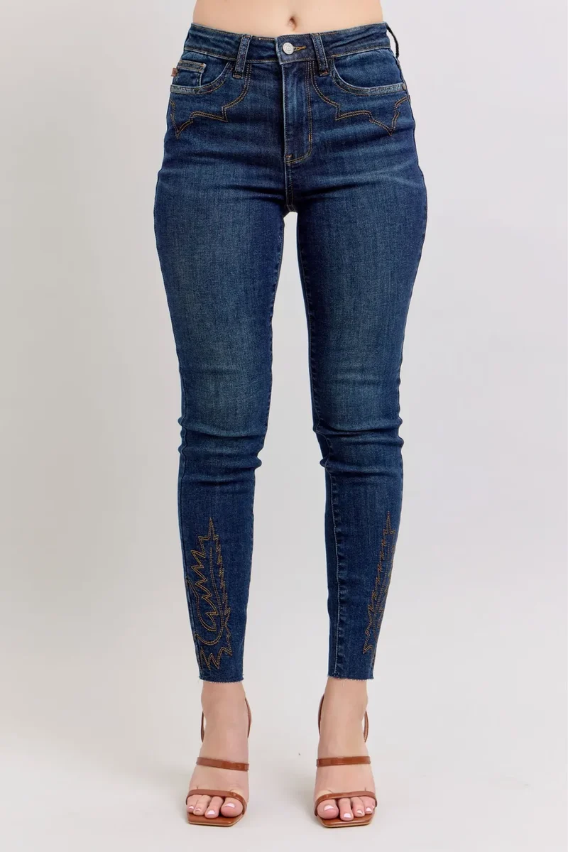 Judy Blue Full Size Geborduurde High Rise Skinny Jeans Plus Size