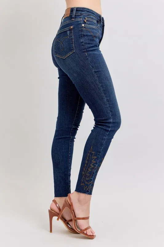 Judy Blue Full Size Geborduurde High Rise Skinny Jeans Plus Size