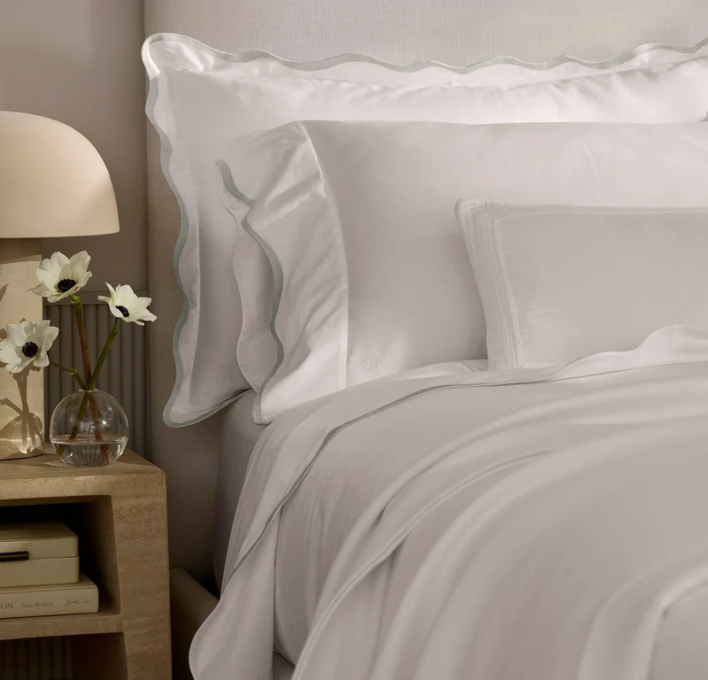 Signature Embellished Sheet Set - White/Mist Curved Edge