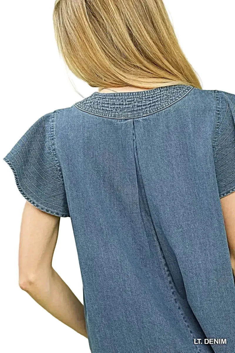 Tijdloze denim top met korte mouwen, V-hals en zijsplitten - 100% katoen, casual kleding