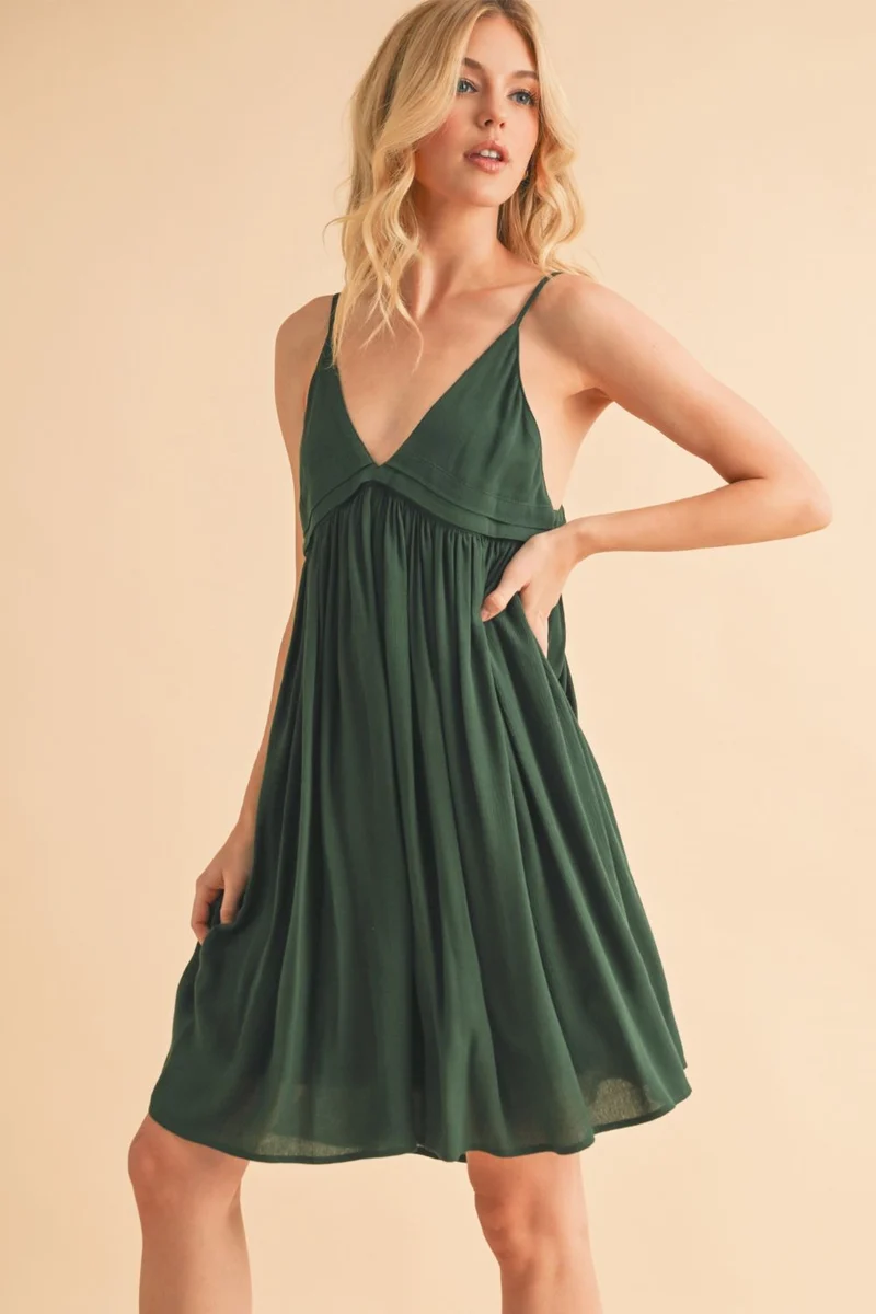 Aemi + Co Gerimpelde Mini Cami Jurk - Chique Avondkleding van 100% Rayon met Verleidelijke Halslijn