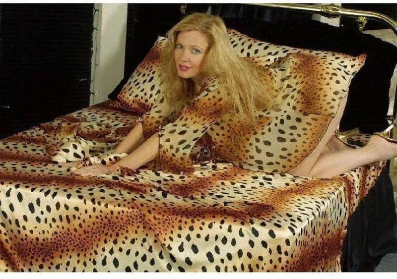 IS FITTED BOTTOM Laken van PURE SILK, kleur Lila Cal King, voor een matras van 9 inch diep
