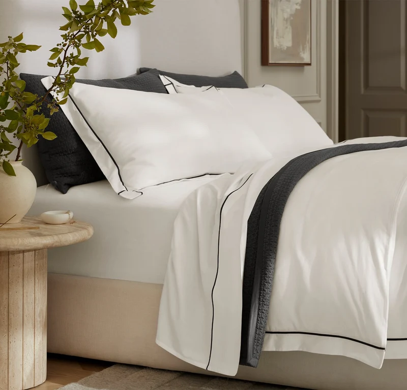 Signature Embellished Duvet Set - White/Night Embroidered