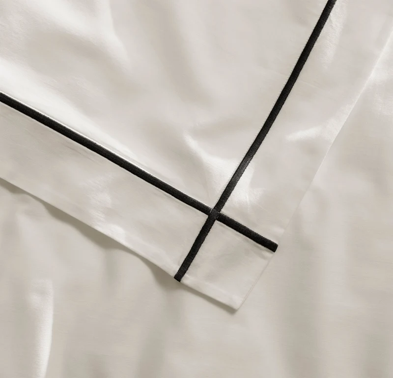 Signature Embellished Duvet Set - White/Night Embroidered