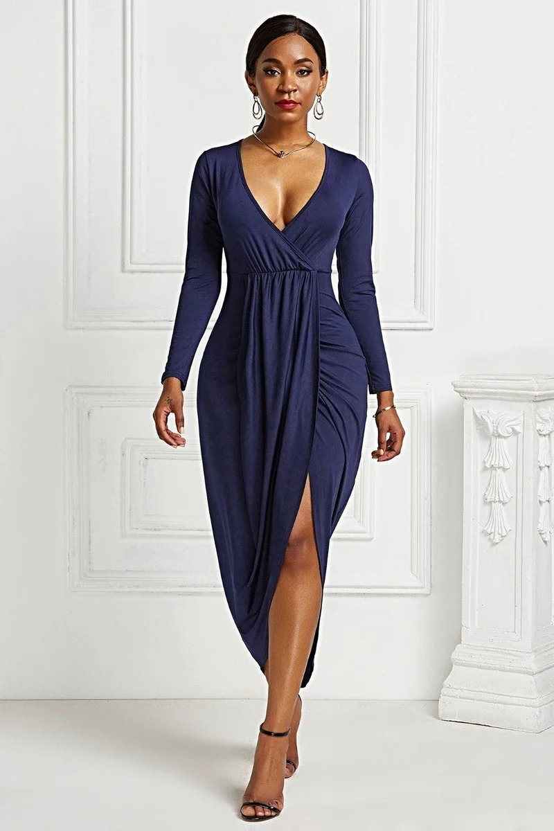 Geplooide maxi-jurk met overslagkraag, lange mouwen, asymmetrische zoom en stretchstof.
