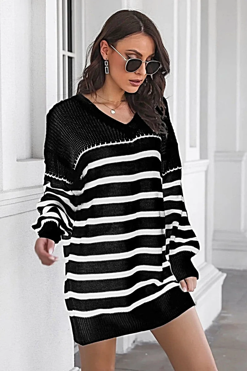 Gestreept ribgebreid mini-trui-jurkje met V-hals, lange mouwen en een comfortabele, oversized pasvorm.