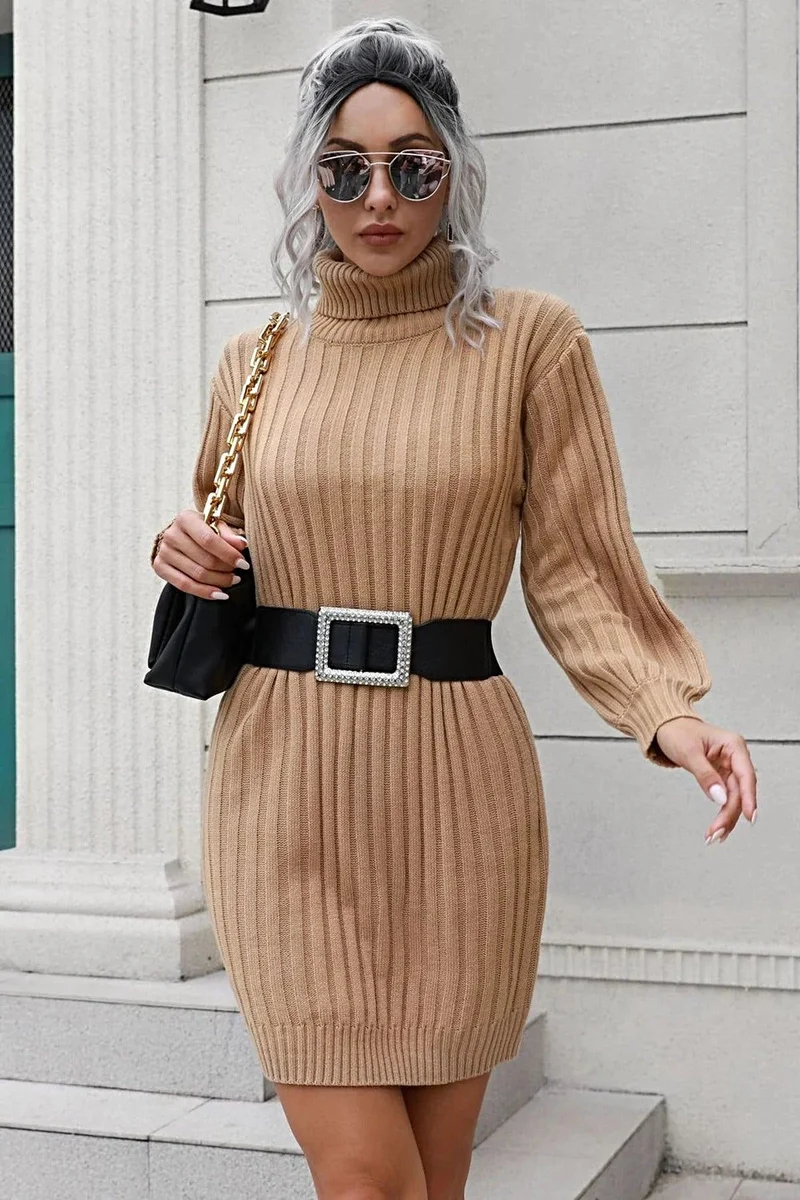 Damesjurk van geribbelde sweaterstof met col, lange mouwen en elegante minilengte