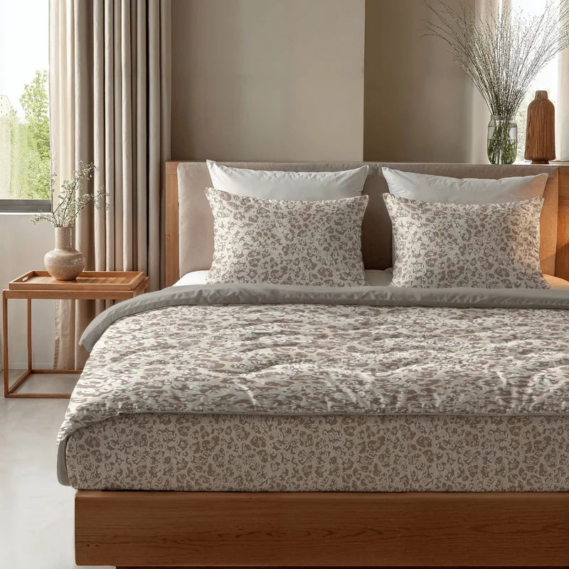 Zelesta Comfort Design Bettdecke – Sand Panther