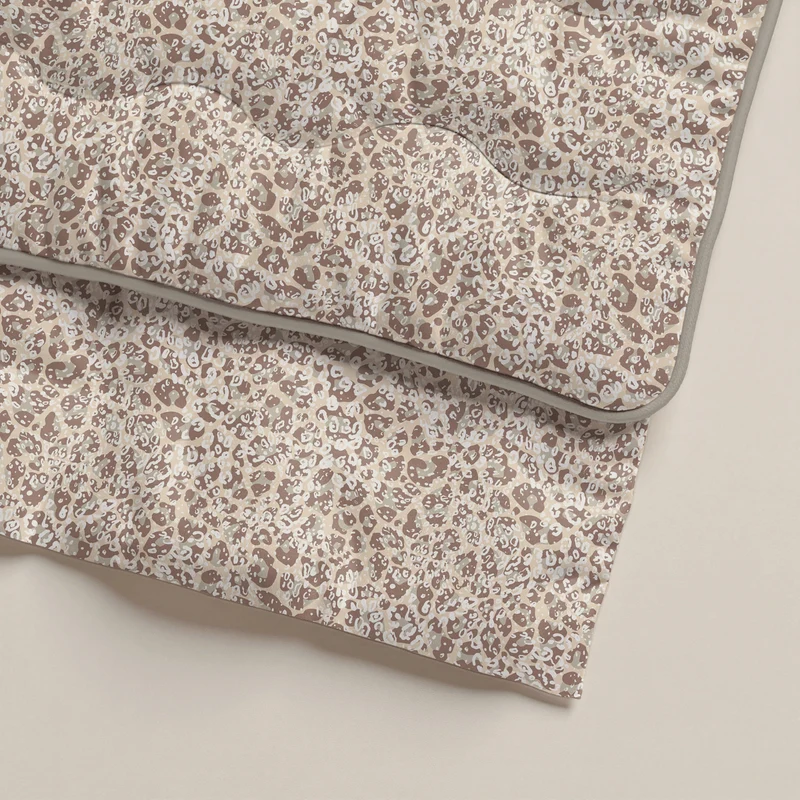 Zelesta Comfort Design Bettdecke – Sand Panther